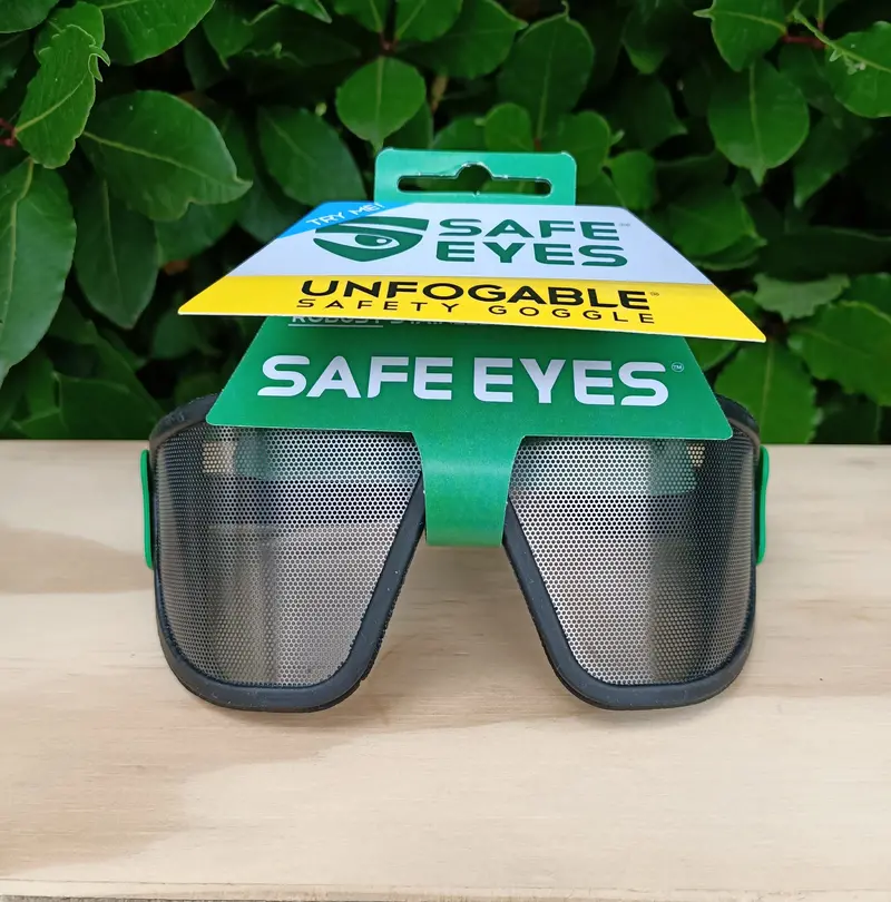 Safe-Eyes Green Standard Safety Goggles 1