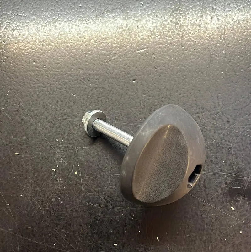 Victa Ch86885Aw Mulch Plug Knob For 560 Series Mowers 1